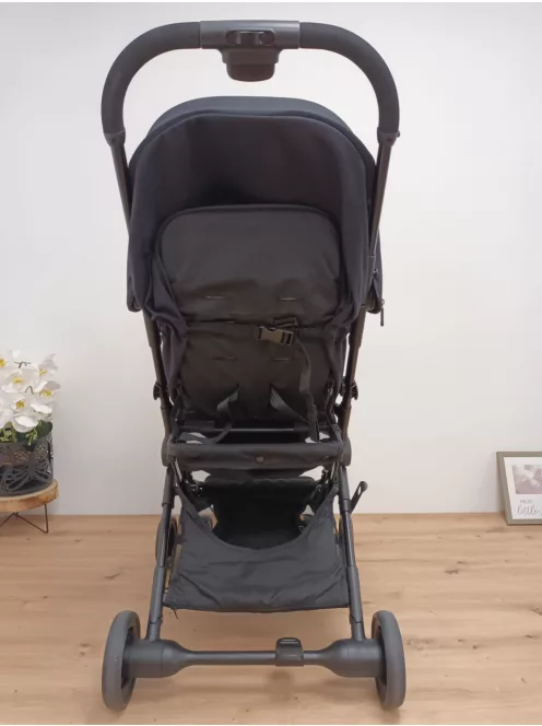 Maxi-Cosi Lara2 babakocsi,0–22 kg, fekete OUTLET termék