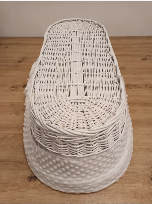 Fonott, Kézzel font fűzfavessző kosár- mózeskosár ágyneművel, fehér, 68 x 30 cm OUTLET termék