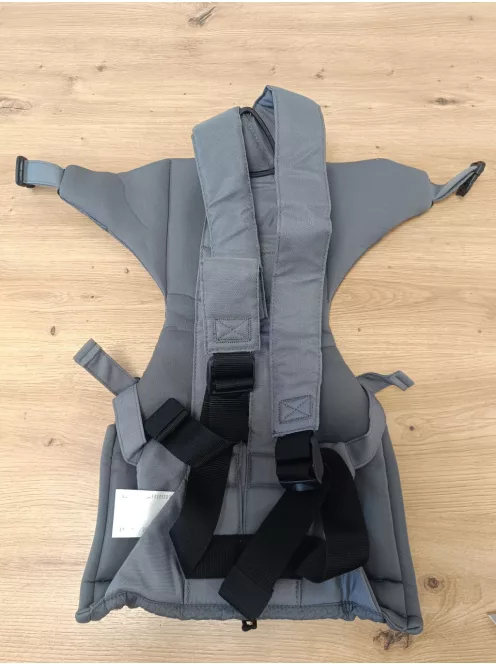 Chicco Easyfit ergonomikus babahordozó újszülötteknek születéstől 9 kg-ig OUTLET termék