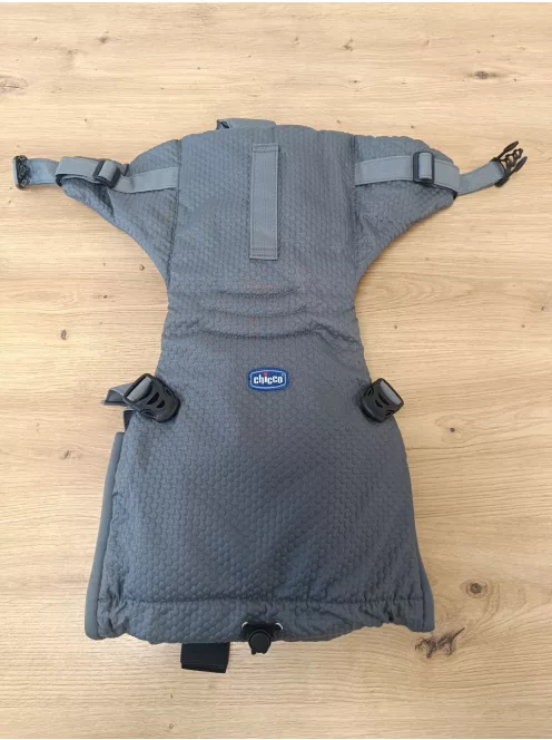 Chicco Easyfit ergonomikus babahordozó újszülötteknek születéstől 9 kg-ig OUTLET termék