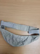 Ergobaby Upsie Sling csípőhordozó babáknak és kisgyermekeknek 6–48 hónapos korig OUTLET termék