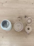 Kinderkraft GAJA mobil cumisüveg-melegítő, 2 az 1-ben termosz 500 ml, 5 hőfokozat, USB-C töltés, bézs OUTLET termék