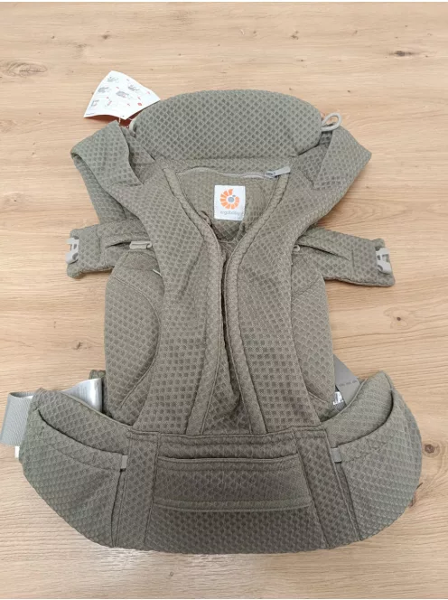 Ergobaby Omni Deluxe babahordozó újszülötteknek és kisgyermekeknek 0–48 hónapos korig OUTLET termék