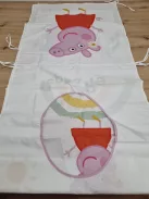 Roba Peppa Pig huzat Montessori házikó ágyhoz 90 × 200 cm – baldachinos kiegészítő 3 tárolózsebbel és tetőablakkal – fehér/rózsaszín OUTLET termék