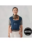 Ergobaby Embrace babahordozó újszülötteknek, 0–12 hónapos korig (3,2–11,3 kg), ergonomikus, 2 pozíciós babahordozó fej- és nyaktámasszal, csípőbarát M-tartással, Midnight Blue OUTLET termék