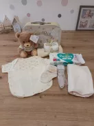 Babaváró ajándékkészlet dobozban – 12 darabos baba alapcsomag OUTLET termék