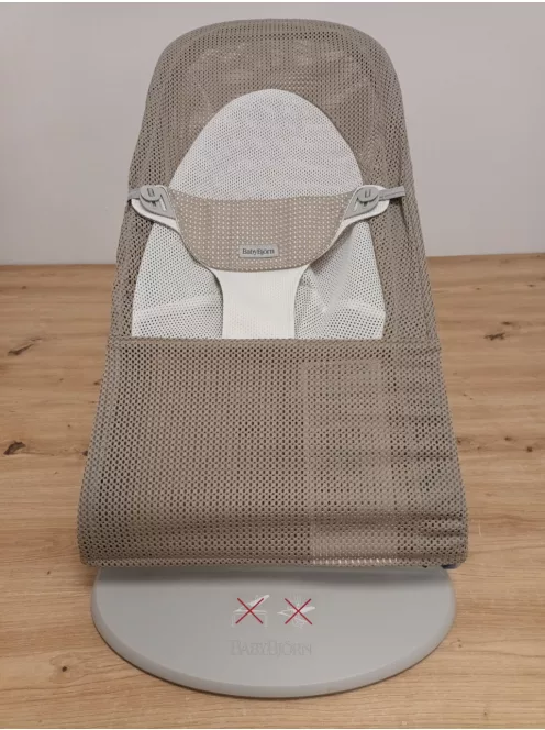BabyBjörn Balance Soft baba pihenőszék, hálós anyag, szürke-bézs/fehér OUTLET termék