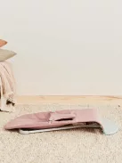 BabyBjörn Balance Soft babapihenőszék, puder rózsaszín OUTLET termék