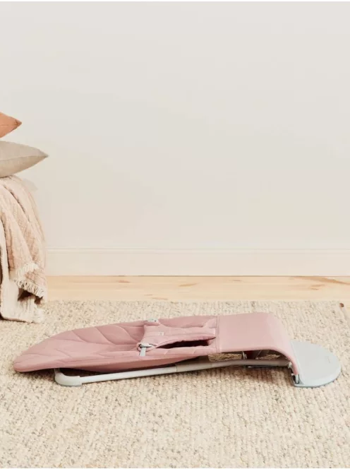 BabyBjörn Balance Soft babapihenőszék, puder rózsaszín OUTLET termék