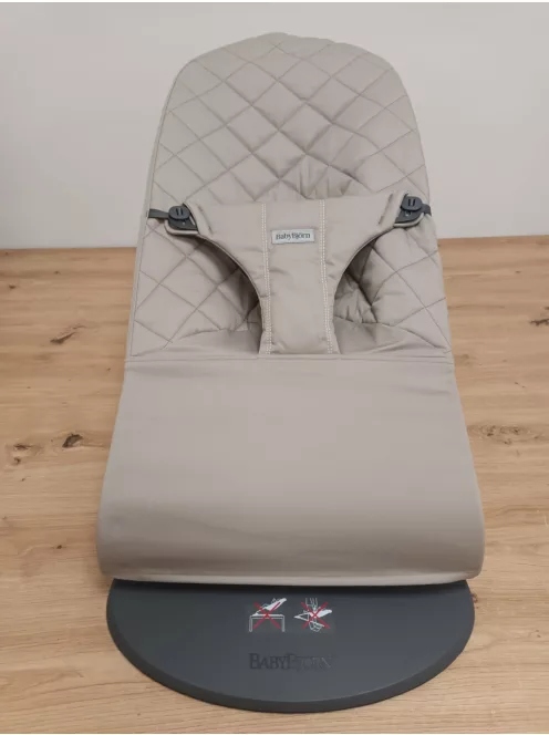BabyBjörn Balance Soft babapihenőszék, hálós anyag, szürke-bézs/fehér OUTLET termék