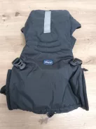 Chicco Easyfit ergonomikus babahordozó újszülötteknek születéstől 9 kg-ig, anya felé és menetirányba néző pozícióval, fej- és nyaktámasszal OUTLET termék