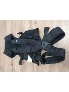 Chicco Easyfit ergonomikus babahordozó újszülötteknek születéstől 9 kg-ig, anya felé és menetirányba néző pozícióval, fej- és nyaktámasszal OUTLET termék