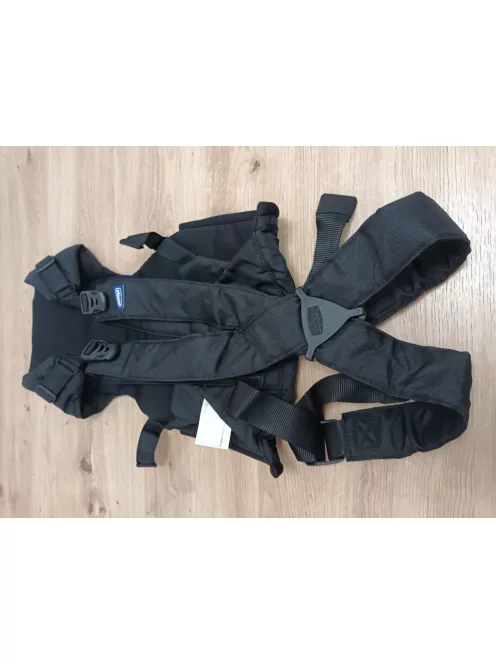 Chicco Easyfit ergonomikus babahordozó újszülötteknek születéstől 9 kg-ig, anya felé és menetirányba néző pozícióval, fej- és nyaktámasszal OUTLET termék