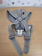 BABYBJÖRN Mini babahordozó 3D Mesh, bézs színű OUTLET termék