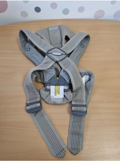 BABYBJÖRN Mini babahordozó 3D Mesh, bézs színű OUTLET termék