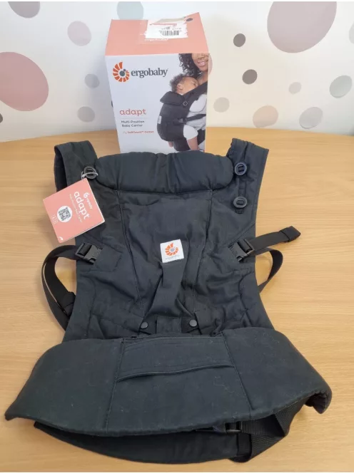 Ergobaby Adapt babahordozó újszülöttkortól, 0–48 hónap fekete szìnű OUTLET termék