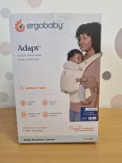 Ergobaby Adapt babahordozó újszülöttkortól, 0–48 hónapos korig világos barna szìnű OUTLET termék