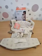 Ergobaby Adapt babahordozó újszülöttkortól, 0–48 hónapos korig világos barna szìnű OUTLET termék