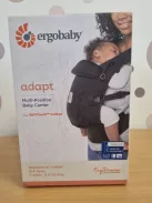Ergobaby Adapt babahordozó újszülöttkortól, 0–48 hónap fekete szìnű OUTLET termék