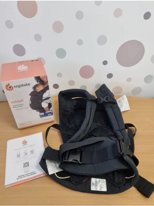 Ergobaby Adapt babahordozó újszülöttkortól, 0–48 hónap fekete szìnű OUTLET termék