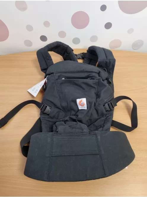 Ergobaby Adapt babahordozó újszülöttkortól, 0–48 hónap fekete szìnű OUTLET termék