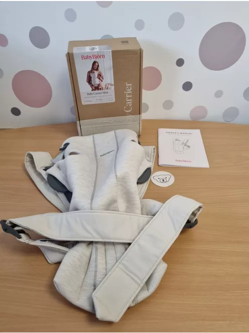 BABYBJÖRN Mini babahordozó, 3D Jersey, világosbézs OUTLET termék