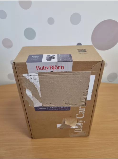 BABYBJÖRN Mini babahordozó, 3D Jersey, sötétszürke OUTLET termék
