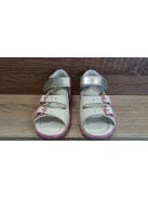 Asso lányka bőr szandál fehér virágos 23-as méret