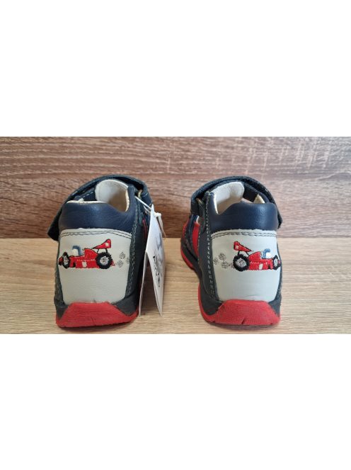 Asso bőr fiú zárt orrú szandálcipő 20-as méret