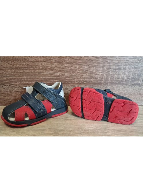 Asso bőr fiú zárt orrú szandálcipő 20-as méret